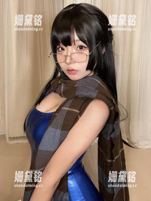 玉汇 kokuhui 玉汇 kokuhui镂空——选出的作品,百看不厌,但细想感觉又给人很强烈的混乱感。